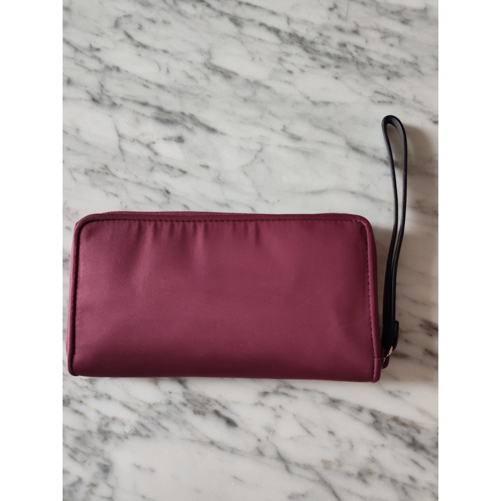 Vera Bradley Midtown RFID Wristlet Hawthorn Rose Maroon Wallet 22135-I15 NWT - Picture 2 of 5